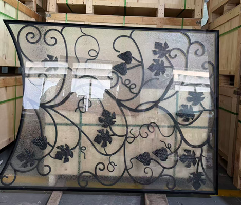 Op maat gemaakte smeedijzeren deurglas inzetstukken | Decoratief glas voor houten en glasvezeldeuren